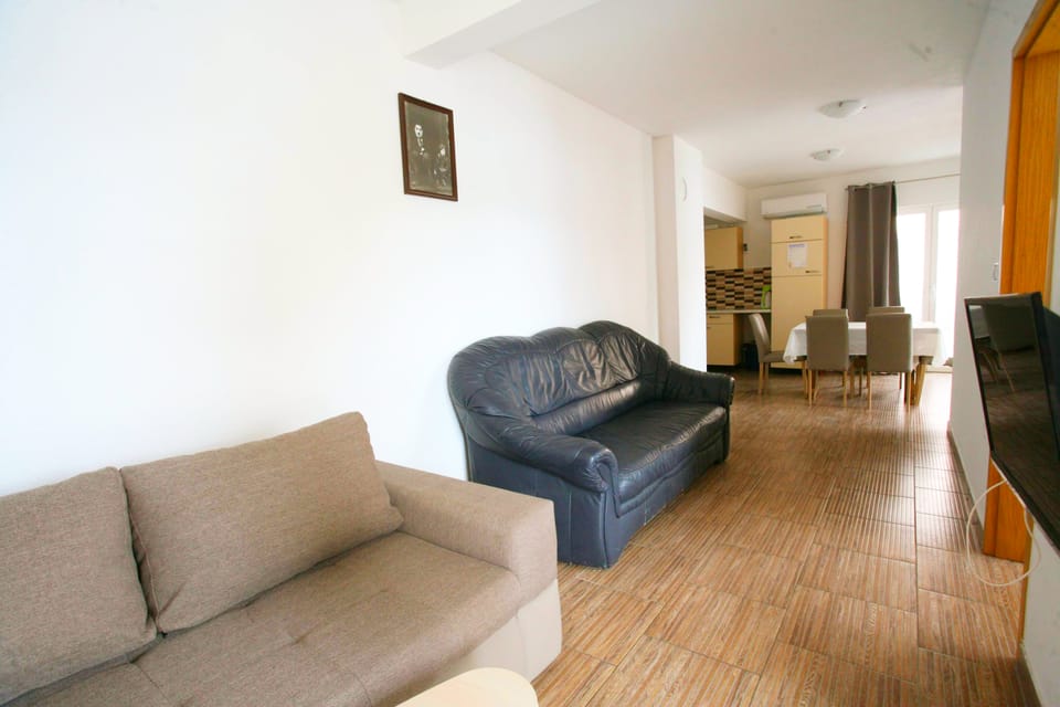 Apartman 7 — 10