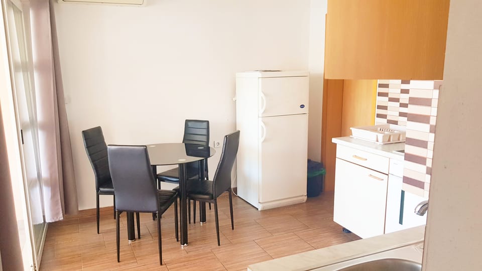 Apartman 8 — 13