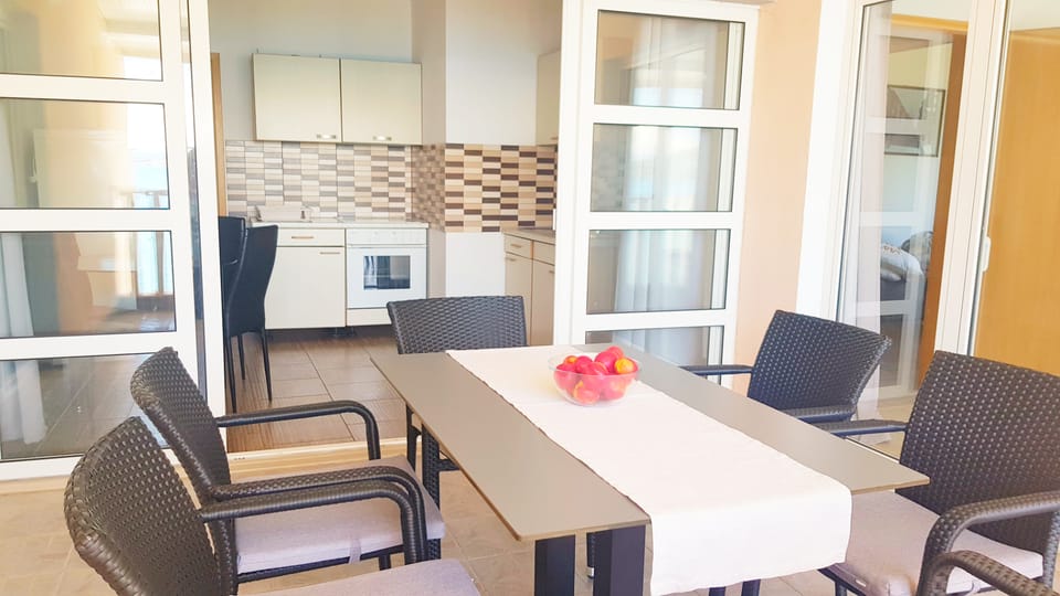 Apartman 8 — 16
